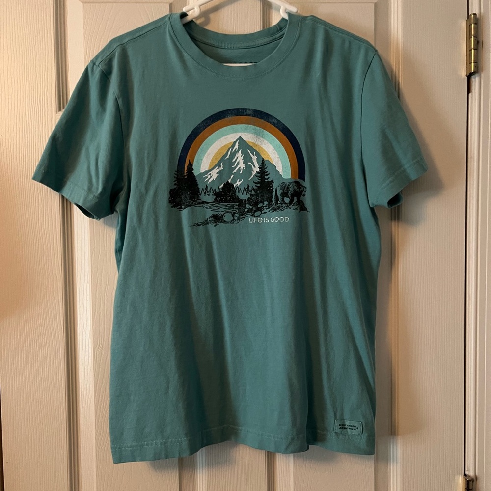 Life is Good Crusher Tee in size small